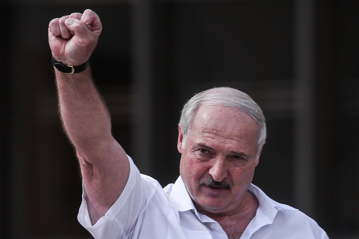 Лукашенко заявил, что НАТО собирает вблизи Бреста армию с американскими танками "Абрамс"