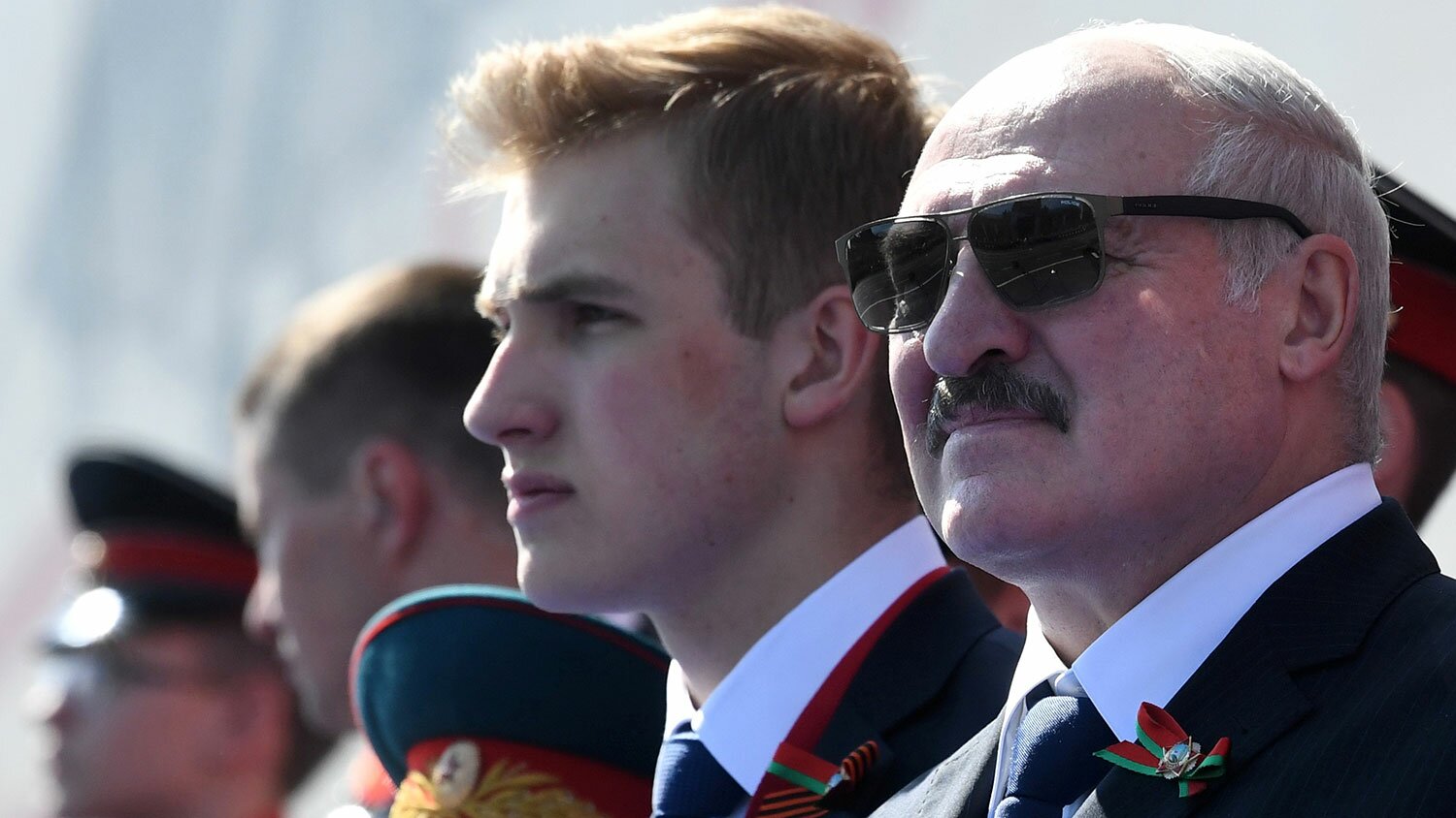 Коля Лукашенко в полной боевой выкладке попал на видео 