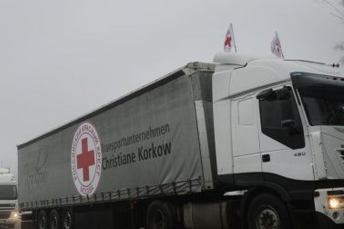 ​Новая помощь Донбассу: Красный Крест отправил колонну фур в ДНР и ЛНР