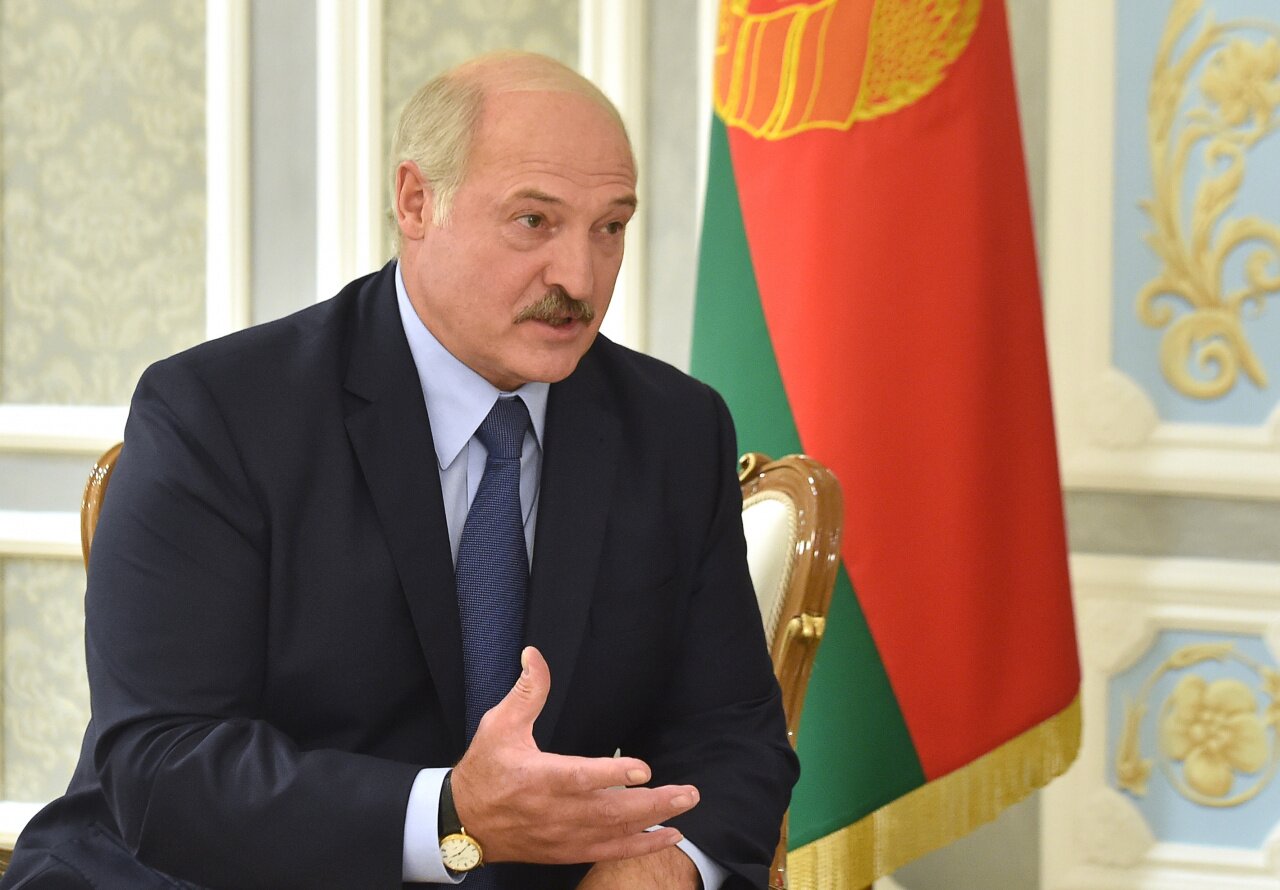 Лукашенко отчитал Варшаву, испугавшуюся российских танков в Польше и на Украине 