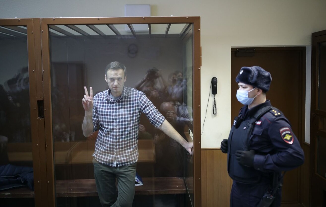 Навальный признан экстремистом и террористом. Навальный в колонии 2021. Навальный в колонии.