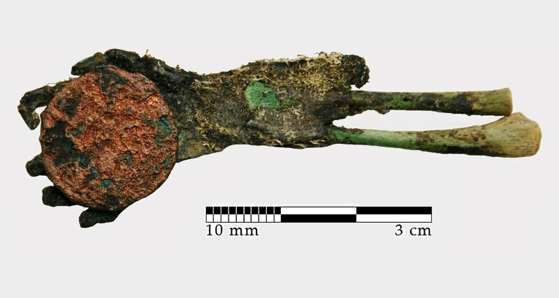 Аномальная находка: в Венгрии ученые выявили позеленевшую мумифицированную руку ребенка 