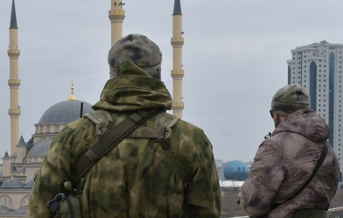В Сети показали первые кадры с места перестрелки в центре Грозного: есть жертвы 