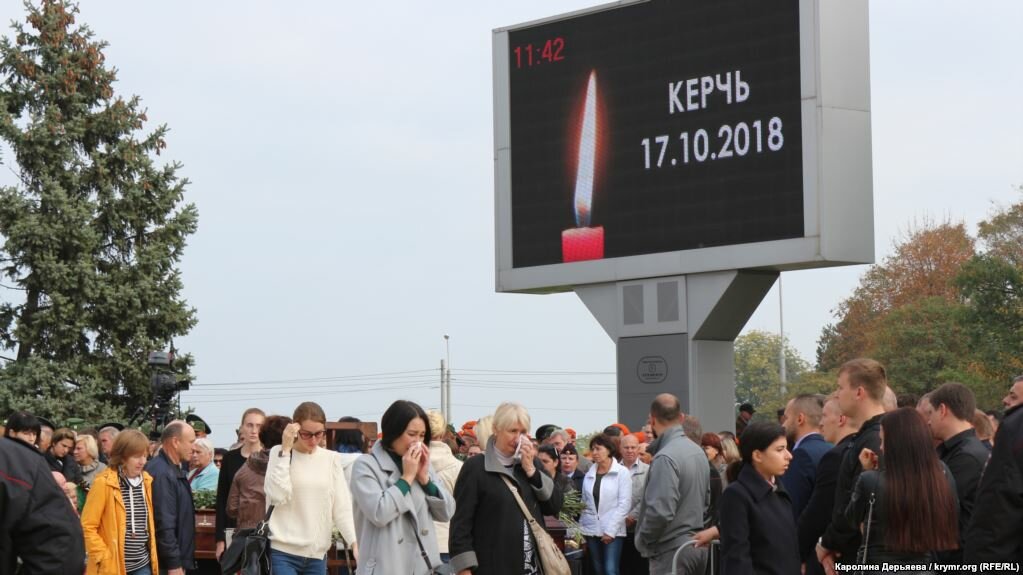 ​Жертва трагедии в Керчи, у которой ампутировали ступню, останется в Москве с надеждой встать на ноги