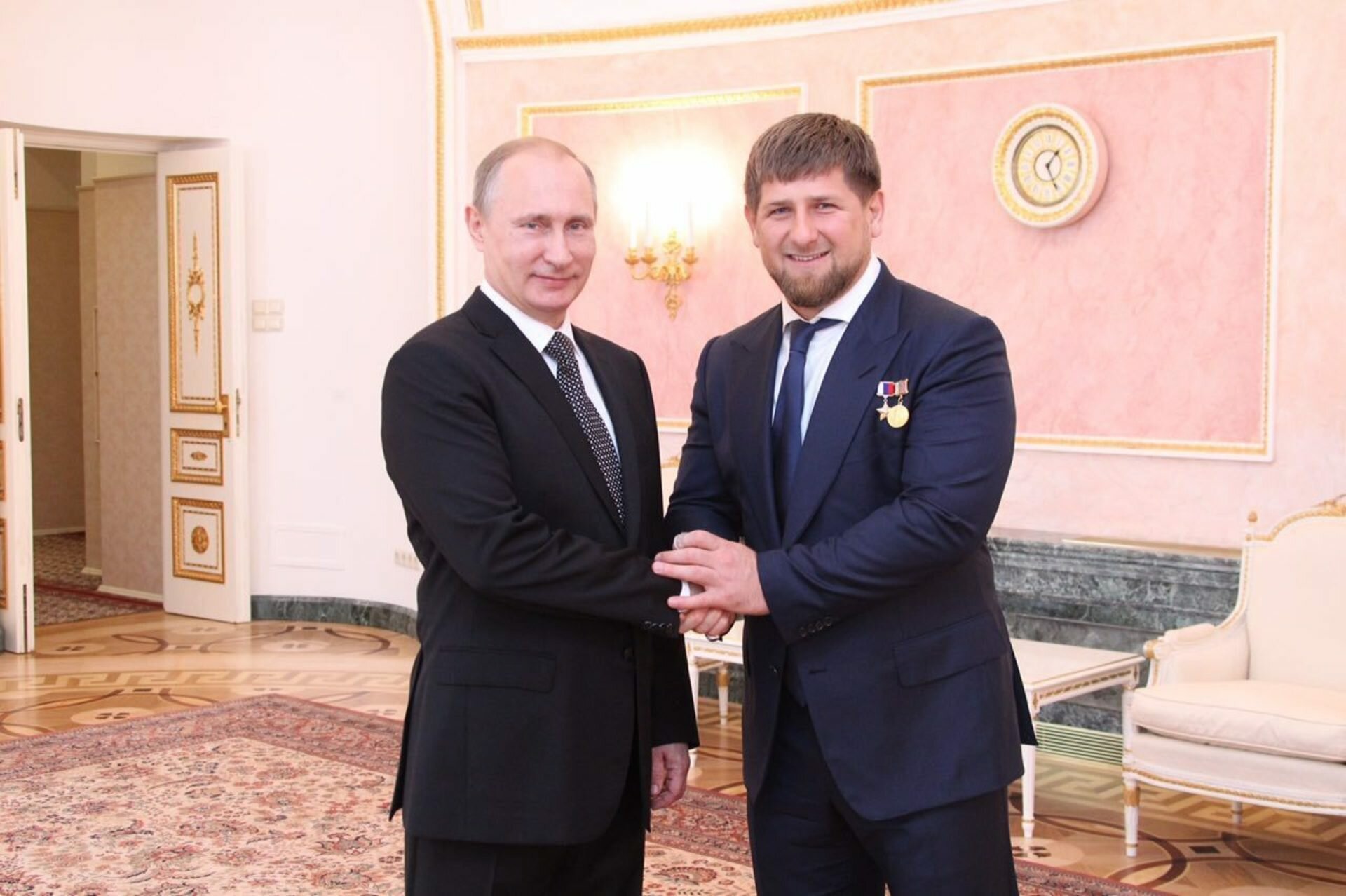Путин встретился с Кадыровым: о чем беседовал президент РФ с главой Чечни
