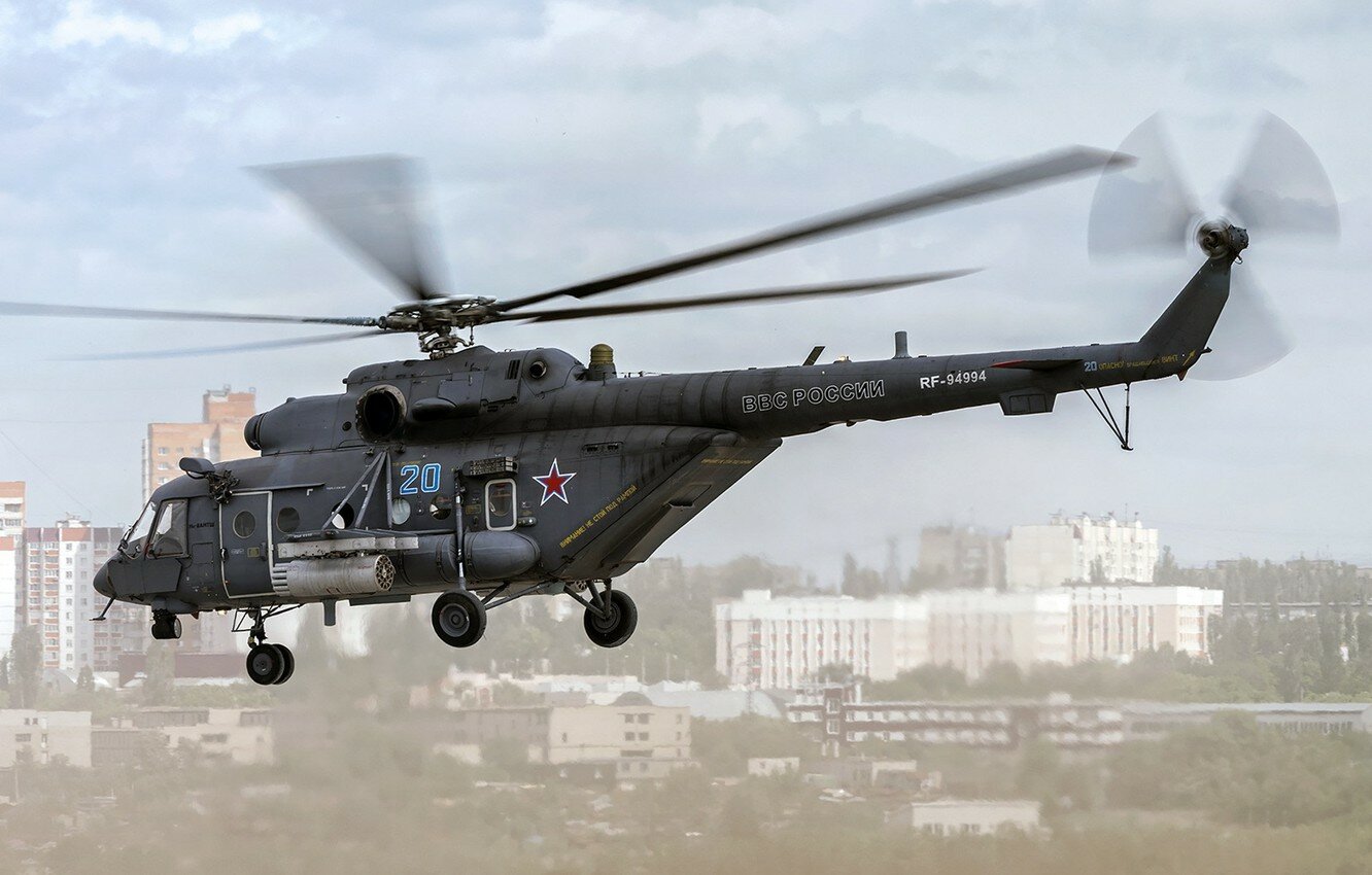 В Сети показали, как российские вертолеты "кружили" возле украинских рубежей в Донбассе
