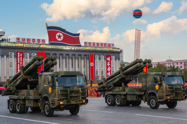 СМИ рассказали, показала ли на параде КНДР свою межконтинентальную ракету