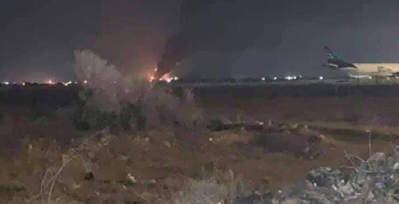 Расплата Украины: два "мини-убийцы" ракетным ударом выжгли дотла Ил-76 в Ливии – кадры 