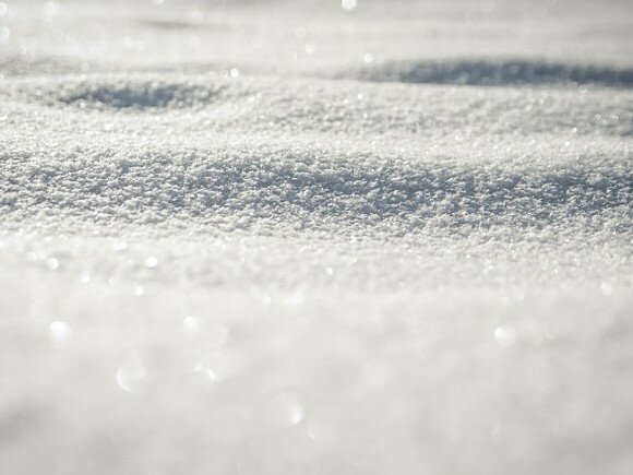 На Подмосковье обрушился снегопад и град: эксклюзивные кадры