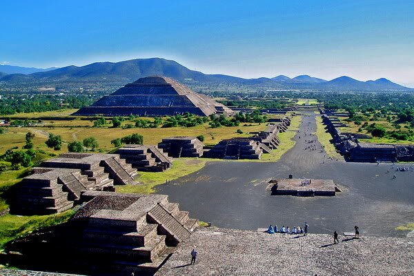 Под древней пирамидой в Мексике обнаружился вход в "подземный мир"