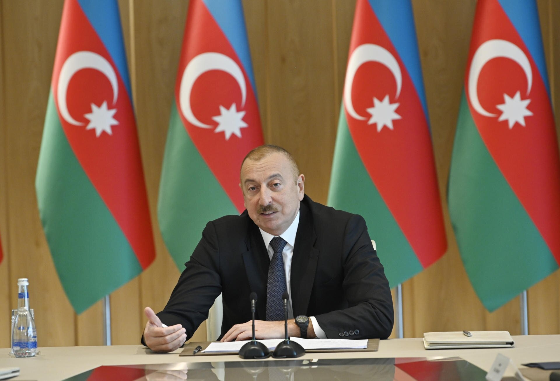 Баку обвинил РФ в поставках оружия Армении во время карабахской войны