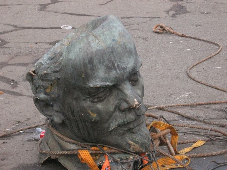 Украинский институт национальной памяти раскрыл, сколько статуй Ленину было снесено в стране в погоне за декоммунизацией