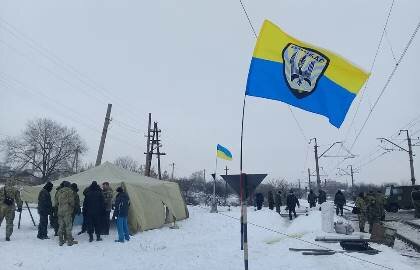 Радикалы из "Айдара" и ОУН перекрыли важную экономическую "артерию" в Донбассе: блокировано сообщение Донецк - Мариуполь