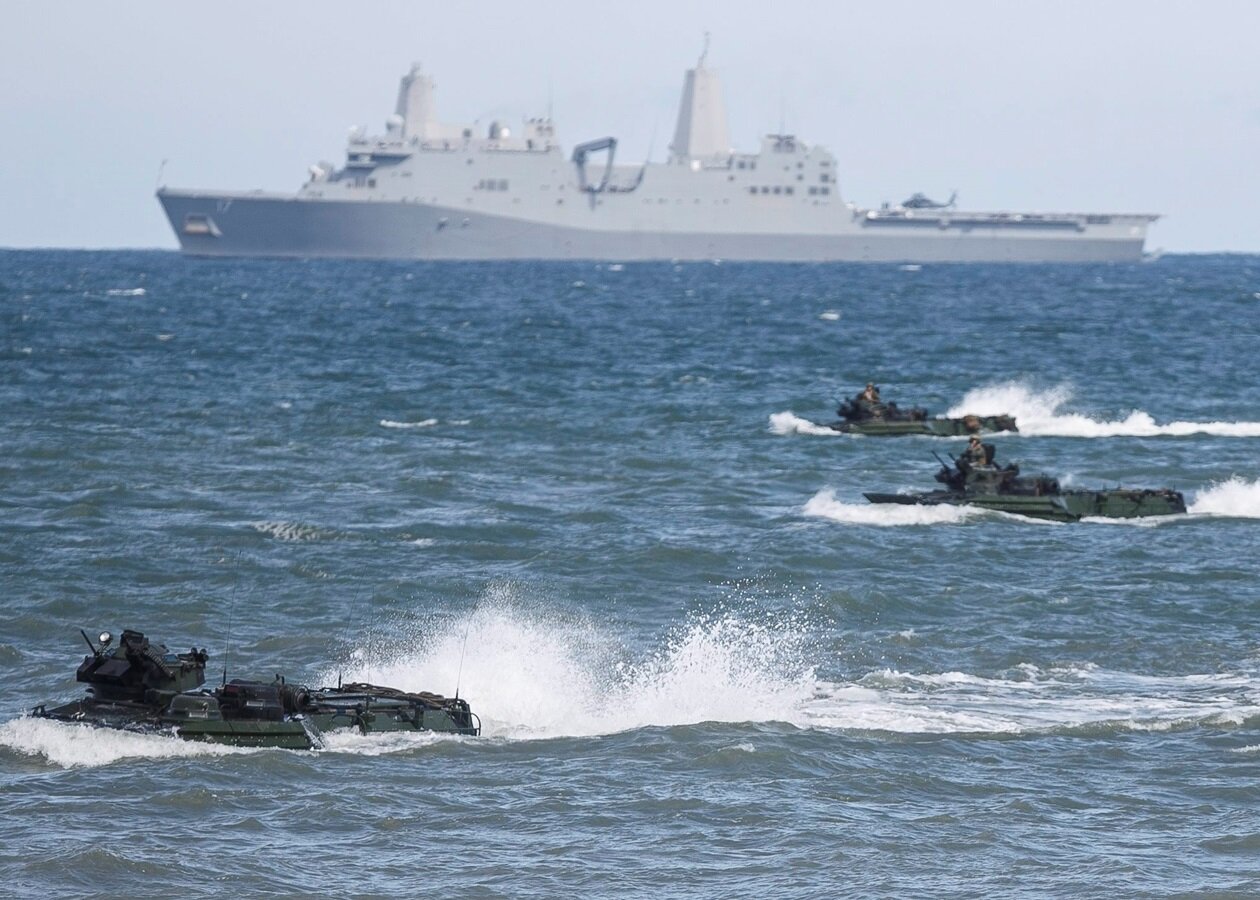 Десятки боевых кораблей НАТО выведены в Балтийское море, в воздух поднята авиация 