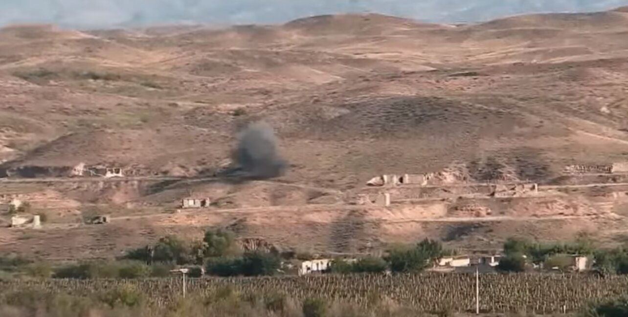 Армяне показали видео ликвидации военной техники Азербайджана на фронте в Карабахе