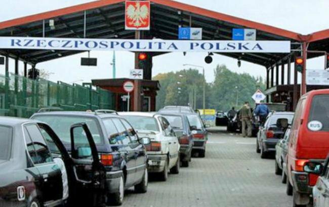 Открытую Порошенко "дверь в Европу" захлопывают перед лицом украинцев: польский пограничник обозвал журналистку "1+1" курвой