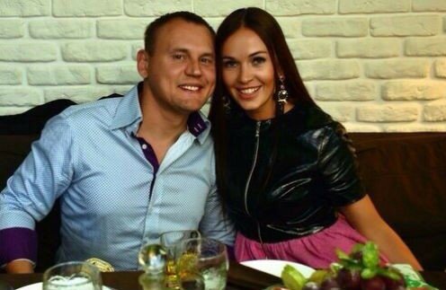 Супруга Степана Меньщикова шокировала подписчиков снимком, где запечатлена с голой грудью