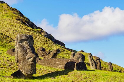 Исследователи назвали сроки, когда могут уйти под воду таинственные статуи на острове Пасхи 