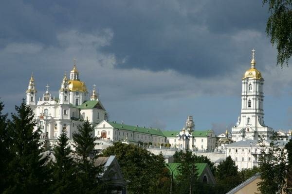 Украина отобрала Почаевскую Лавру у Московского патриархата