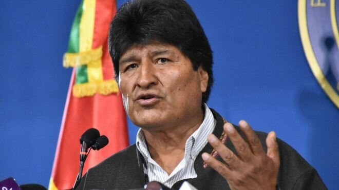 Отставка Моралеса: Мексика готова "спасти" президента Боливии - убежище получили уже десятки чиновников