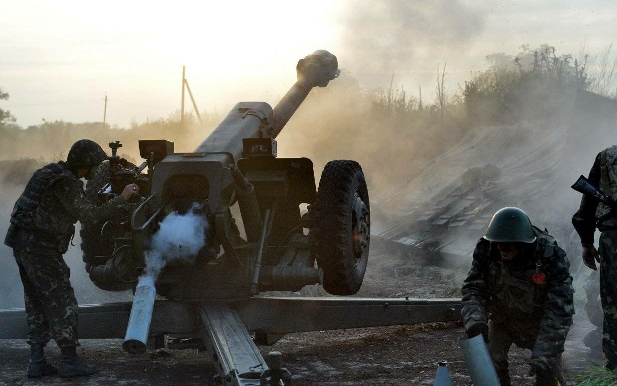 В Донбассе сообщили о "начале войны": применяются танки и артиллерия 