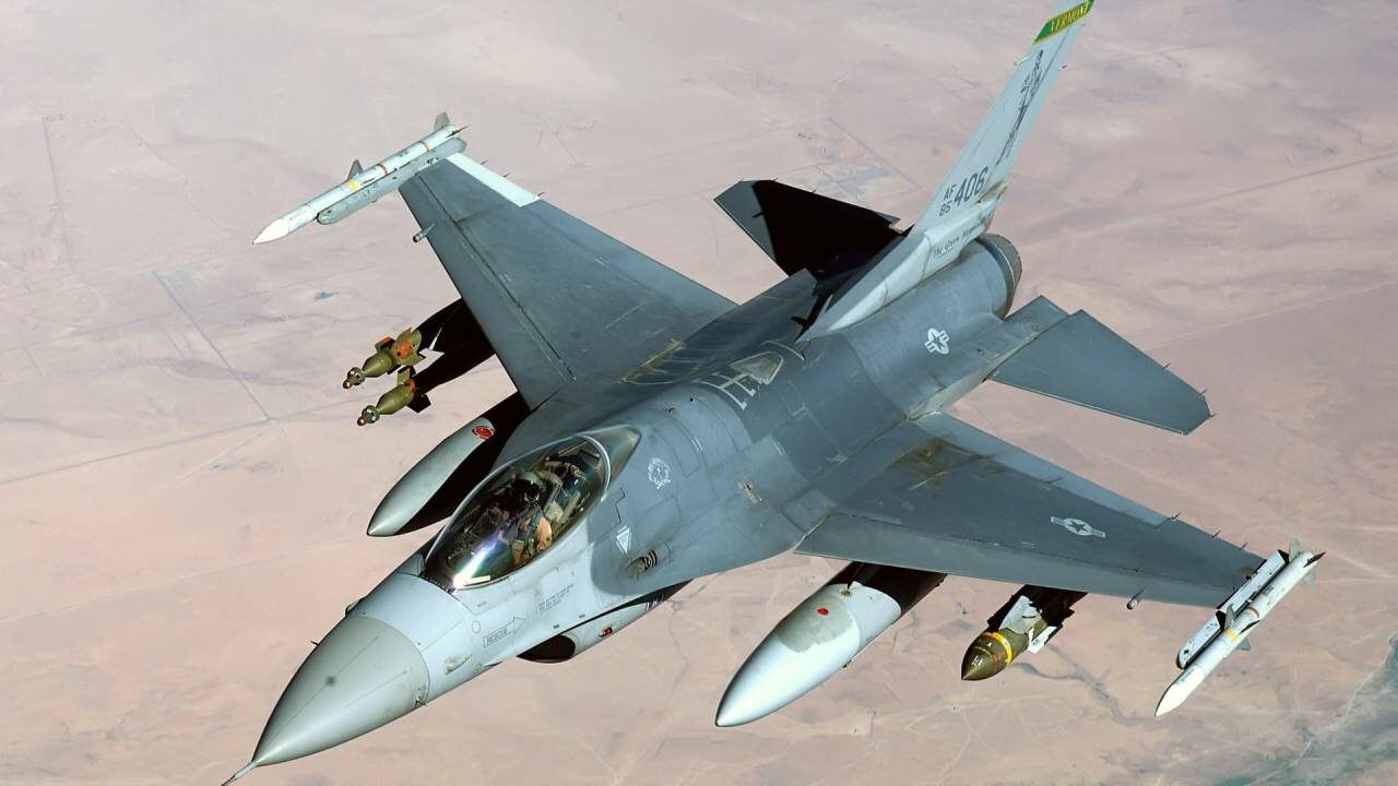 Сирия в огне: американские F-15 ударили по Дейр-эз-Зору запрещенными фосфорными боеприпасами 
