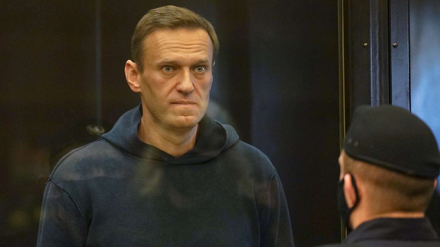 О присутствии в немецкой клинике Навальный сообщал ФСИН до определенного времени