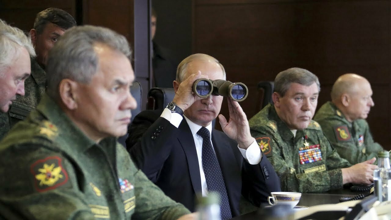 Шойгу заявил, что только Путин спас Крым от сценария Донбасса: "Никому бы мало не показалось"