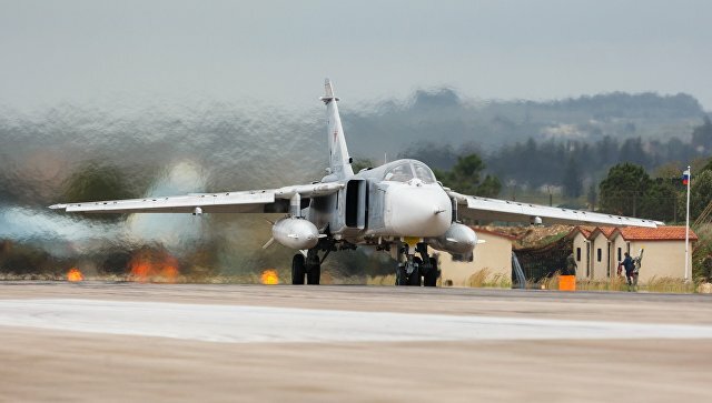 При взлете с сирийского аэродрома Хмеймим разбился российский Су-24 - экипаж погиб