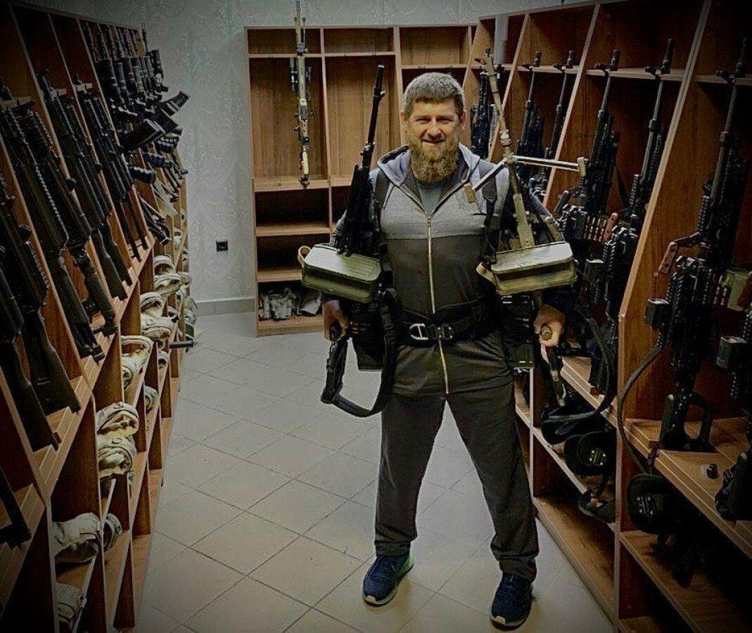 Кадыров с пулеметами в руках после внесения в "черный список" обратился к главе Госдепа Помпео: "Мы принимаем бой!"