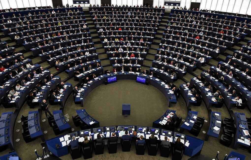Европарламент признал "ключевую роль" Украины и выступил за прекращение "Северного потока – 2"
