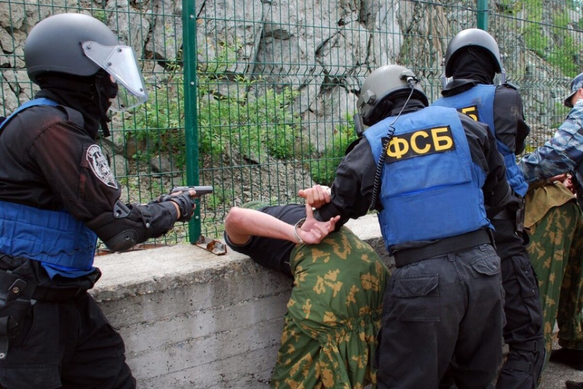 ​Работал на украинскую разведку: в Крыму задержан россиянин с поличным, кадры