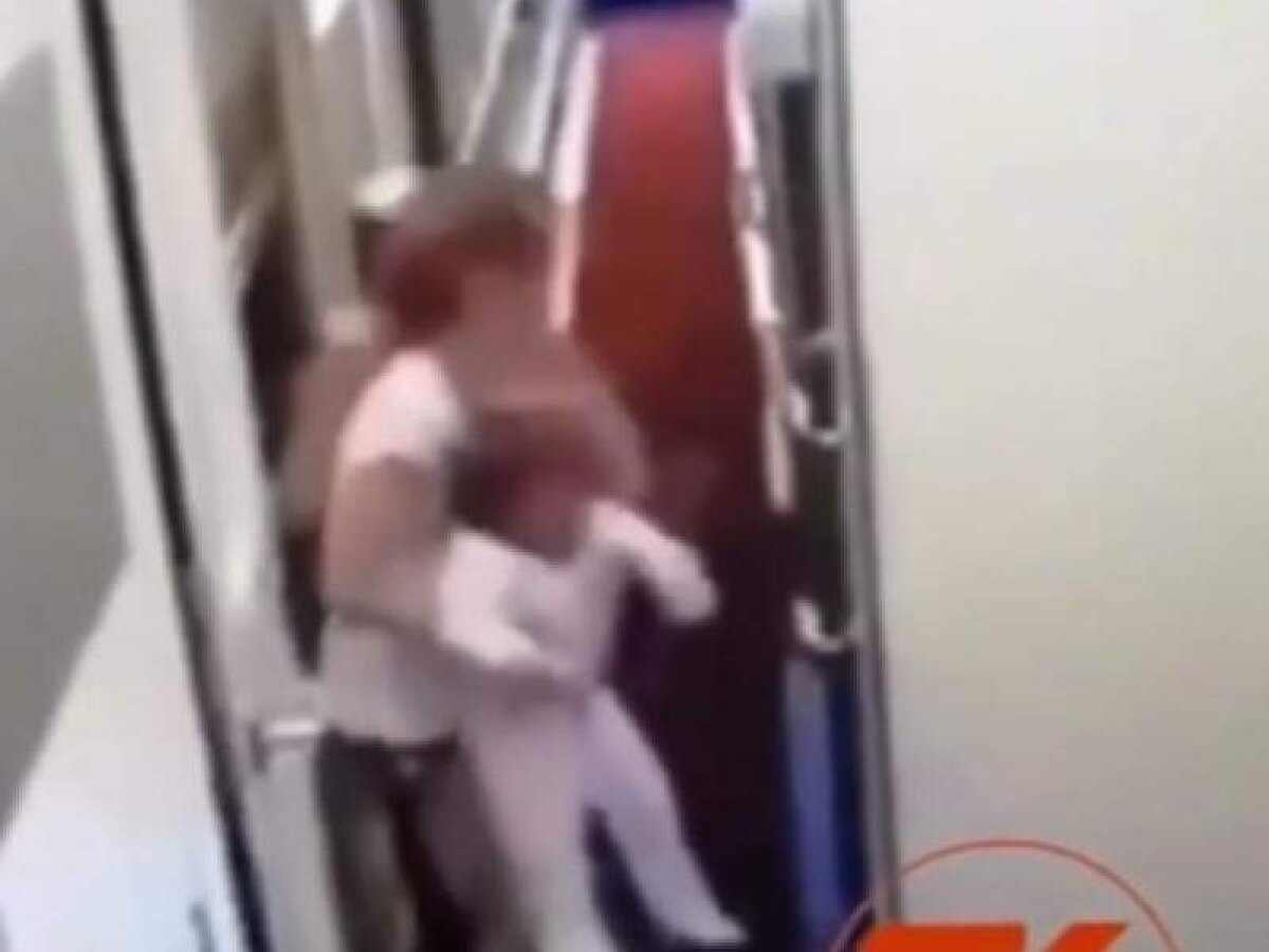 Выбросила младенца в туалет: в поезде Симферополь – Москва произошло громкое ЧП