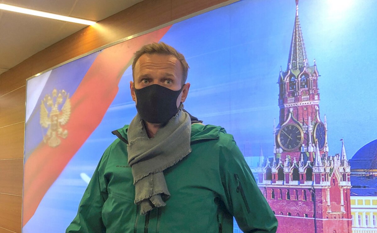 ​Суд над Навальным: ФСИН выступила с заявлением, опубликованы кадры из полиции