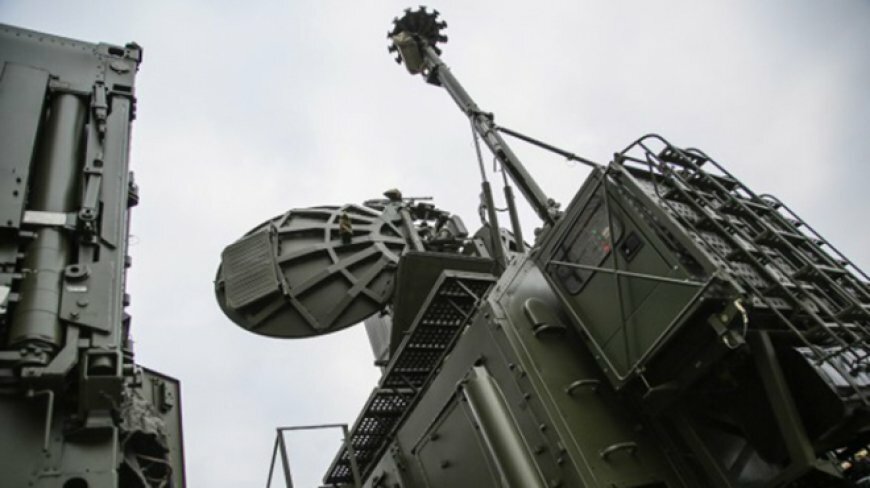 Заявление военных экспертов: при едином включении российских средств РЭБ ʺвоенные беспилотные козыриʺ Киева быстро ʺлягутʺ на землю