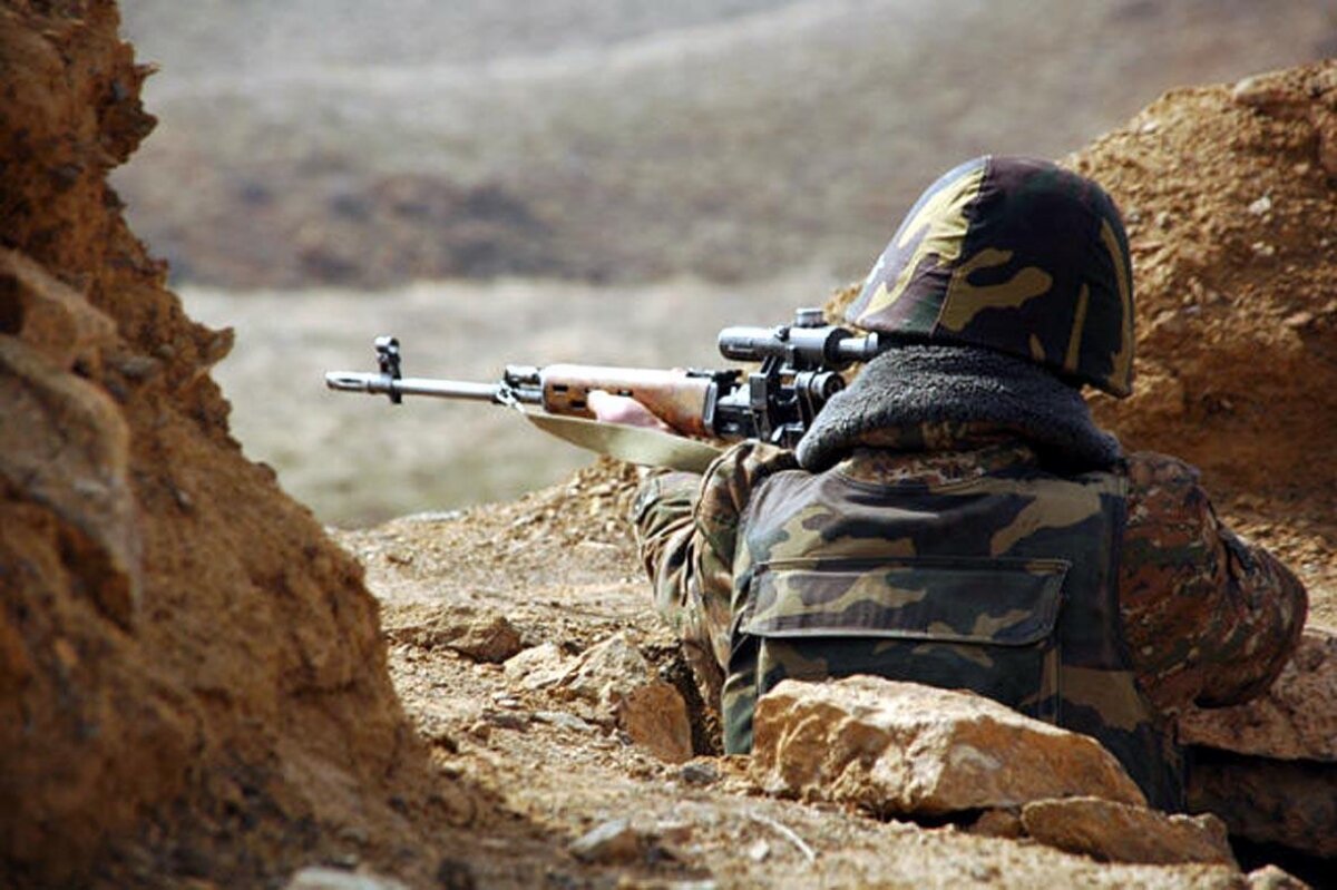 Войска Азербайджана и Армении вступили в схватку на границе, есть погибшие 