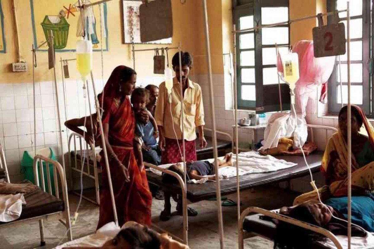 В Индии вспышка загадочной болезни: сотни человек экстренно госпитализированы, есть жертвы