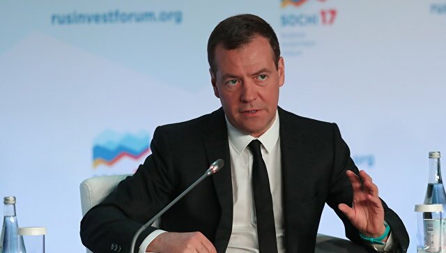 Медведев объяснил, почему Россия будет жить в условиях санкций "неопределенно долго" 