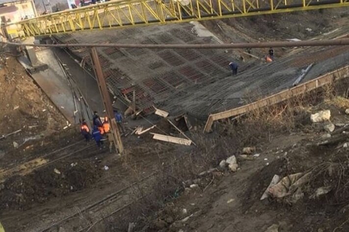 В Дагестане разломился пополам строящийся мост – есть пострадавшие: кадры