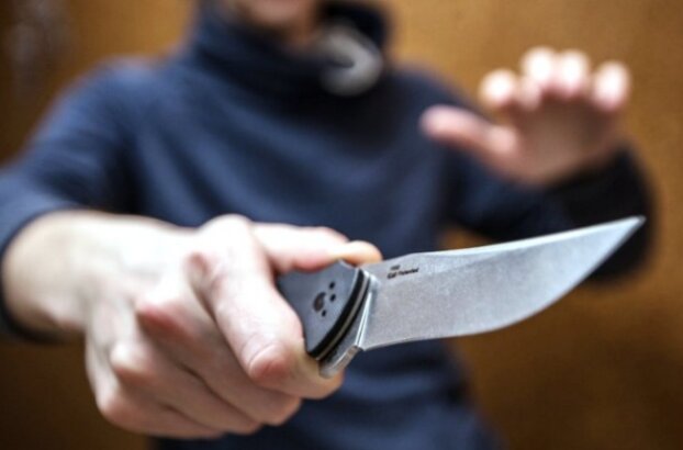 В Тверской области столичного полицейского ранили ножом – подробности инцидента