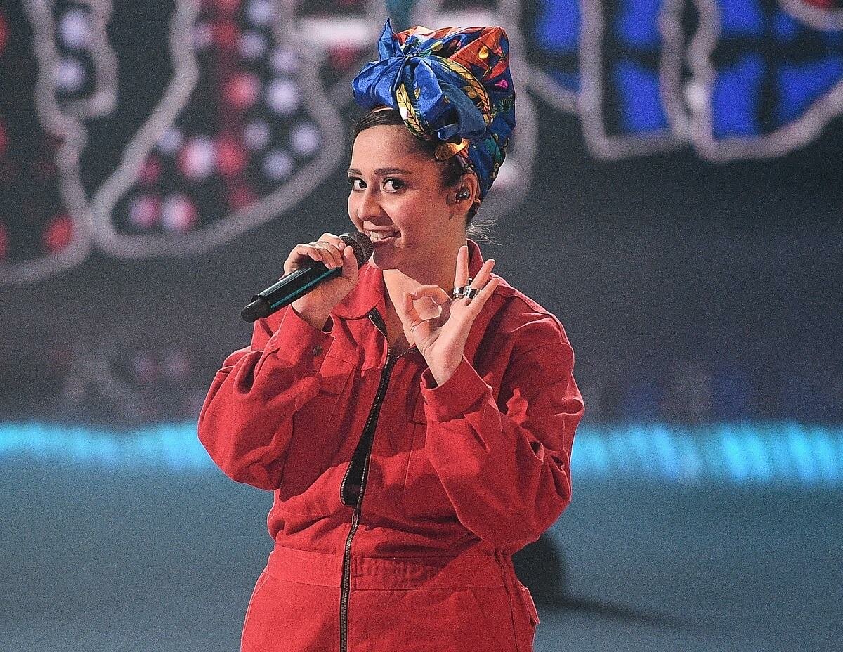 Выступление Manizha на канале "Евровидения" набрало более миллиона просмотров за день 