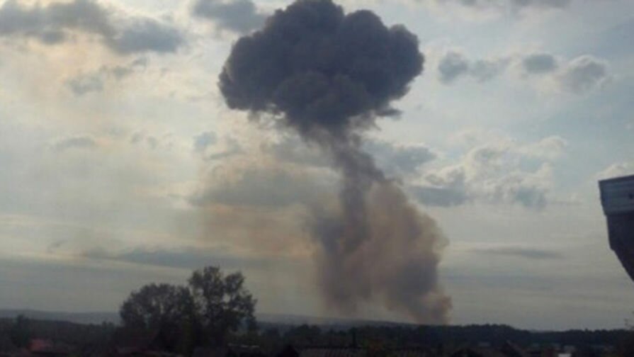 Под Красноярском не утихают взрывы на территории военного склада в Ачинском районе