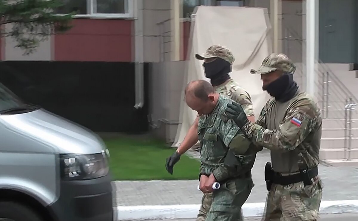 ​Офицер РВСН России передавал Украине секретные документы: опубликованы кадры его задержания