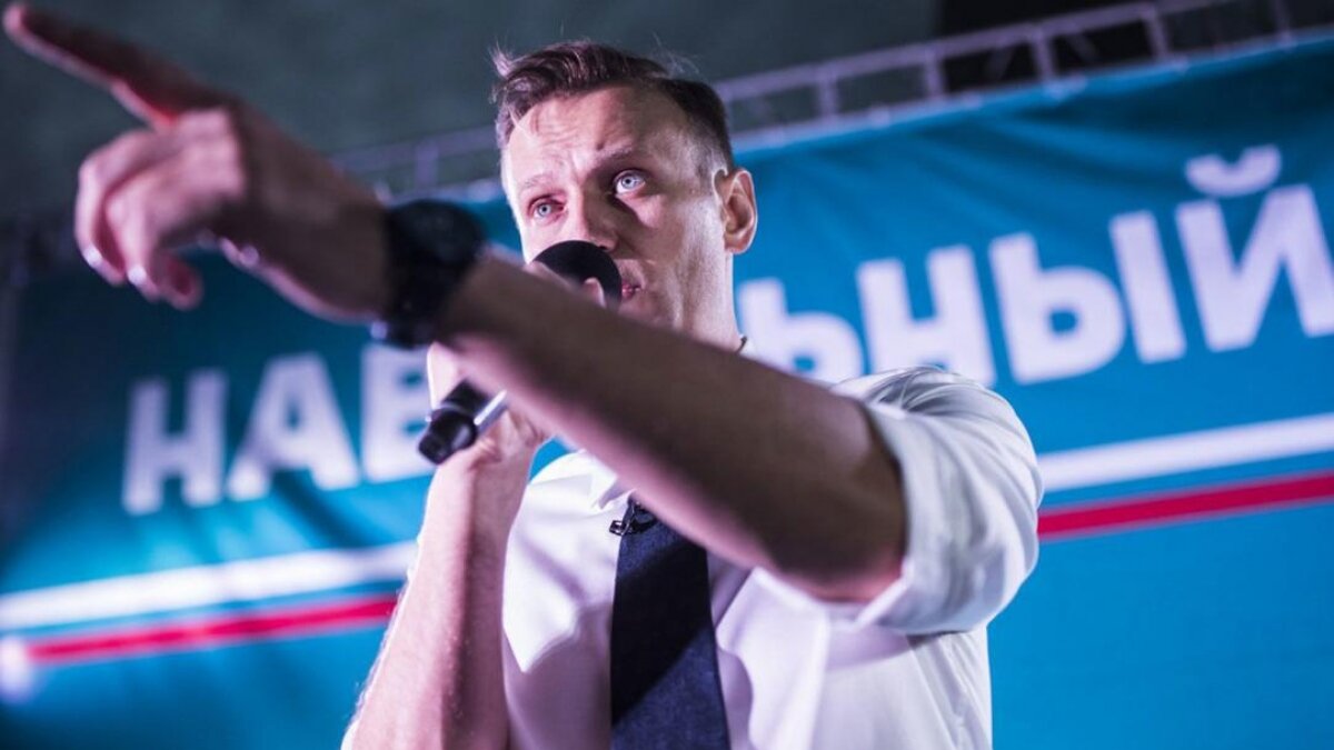 Навальный возвращается в Россию: прямая трансляция из аэропорта Берлина