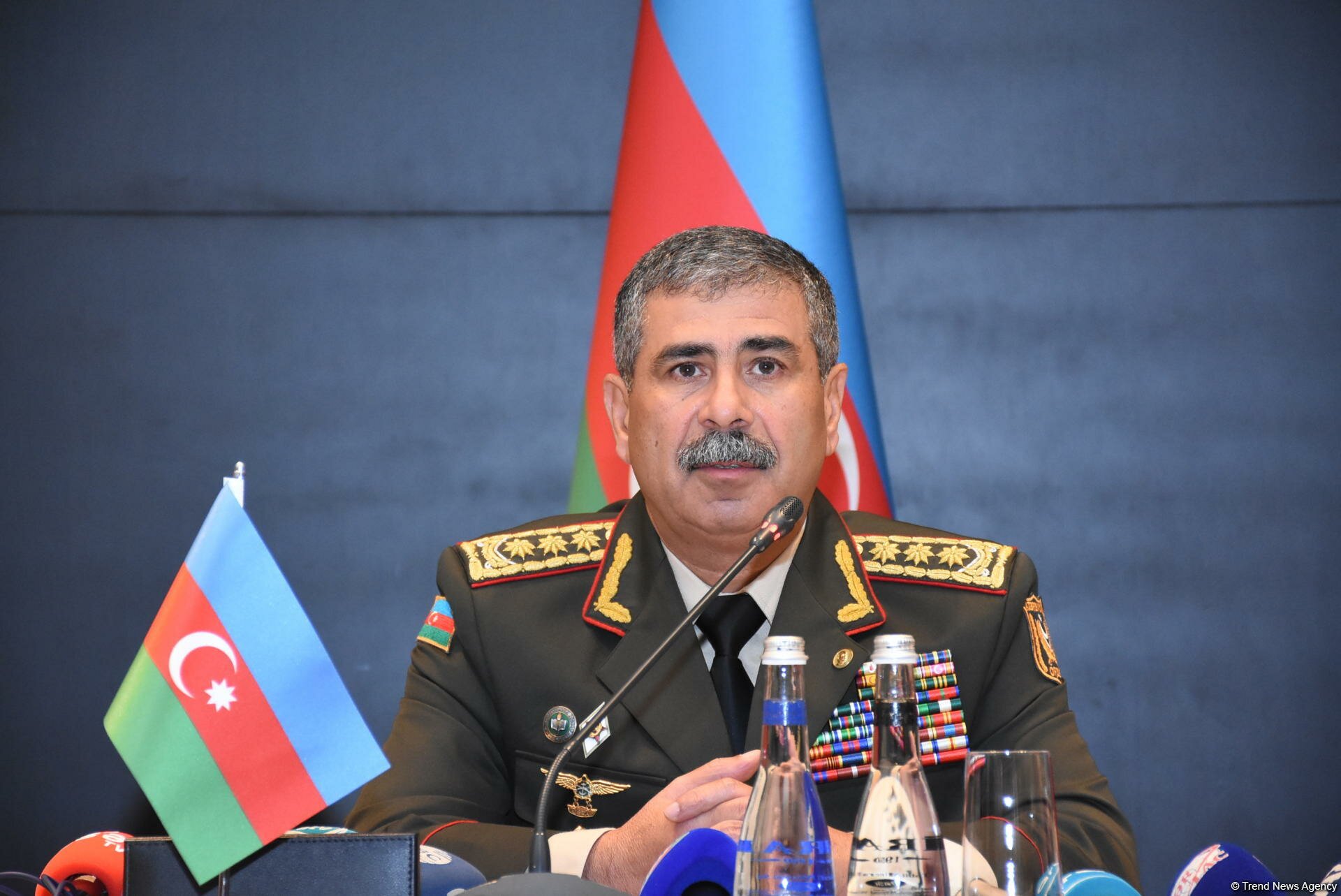​СМИ: Турция вмешалась в дела Азербайджана, отстранив министра обороны Гасанова