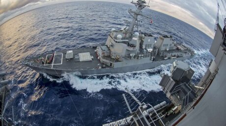 Американский эсминец Chafee попытался вторгнуться в воды России, "обломав зубы" о границу