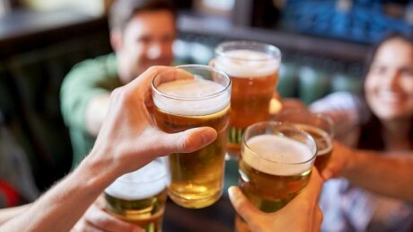 Ученые доказали, что даже малые дозы алкоголя повышают риск рака