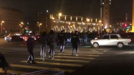 В Сети появились кадры новых задержаний протестующих в Ереване 