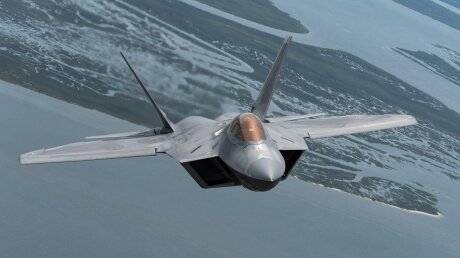 Крушение истребителя F-22 Raptor ВВС США попало на видео 