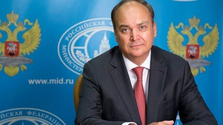 Антонов: администрация Байдена продолжает давить на Россию со всех сторон